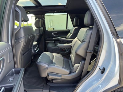 2025 Ford Expedition Platinum®