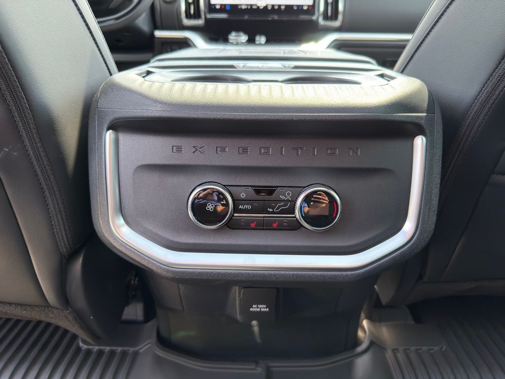 2025 Ford Expedition Platinum®