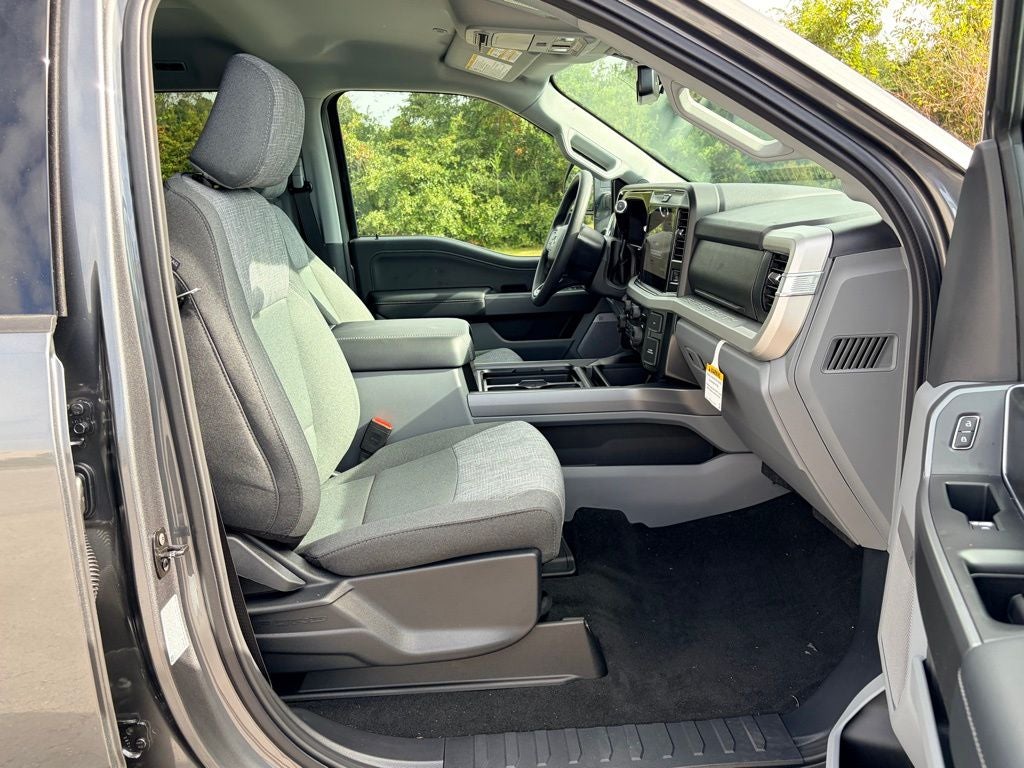 2026 Ford Super Duty F-350® XLT