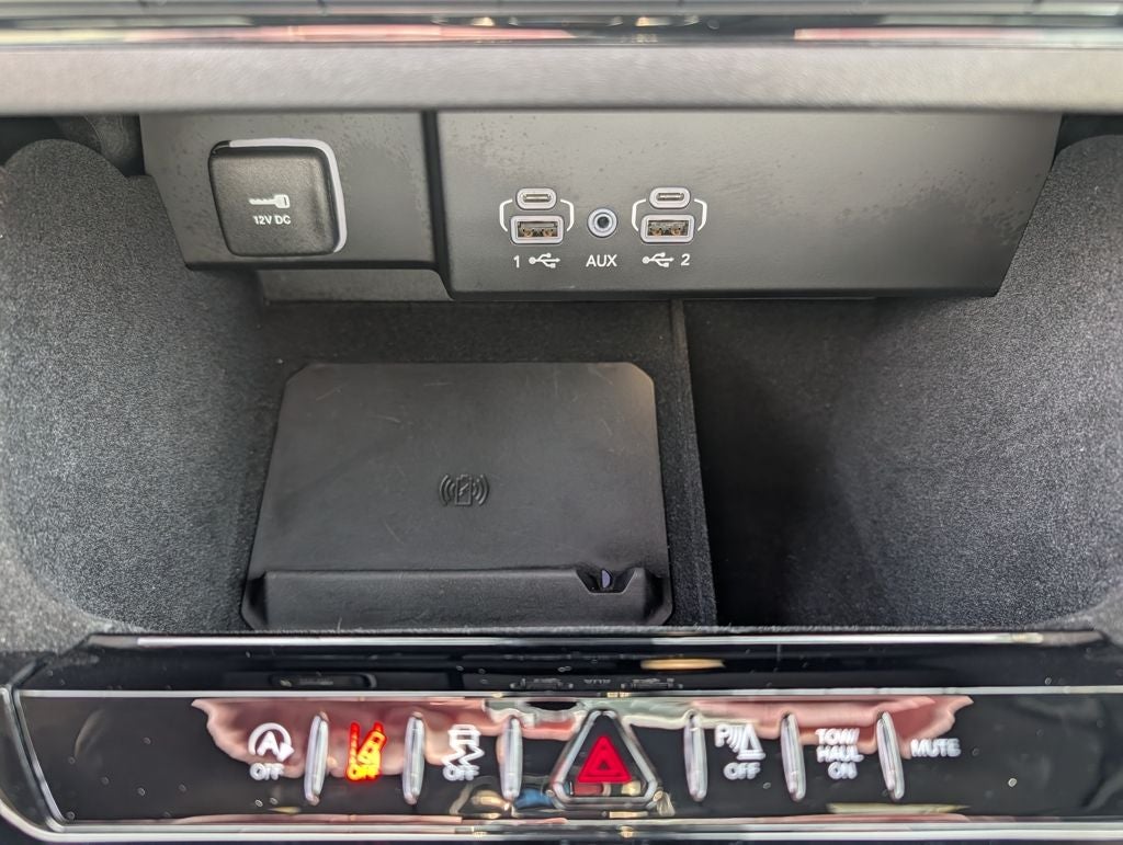 2025 Jeep Wagoneer Base