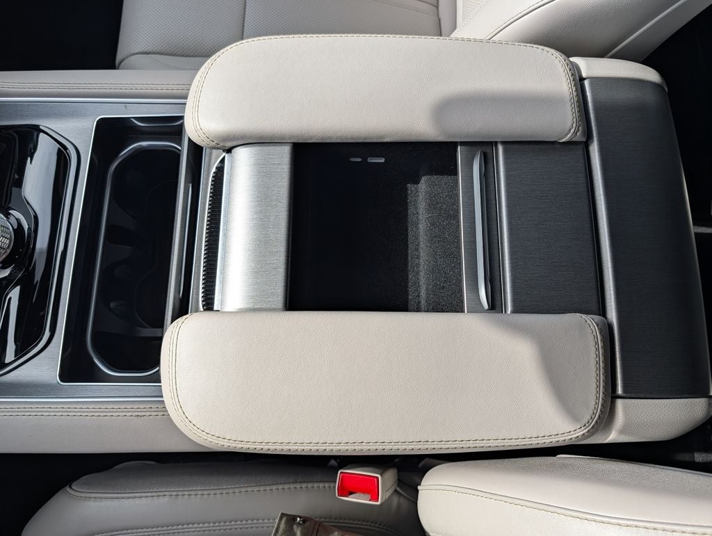 2025 Jeep Wagoneer Base