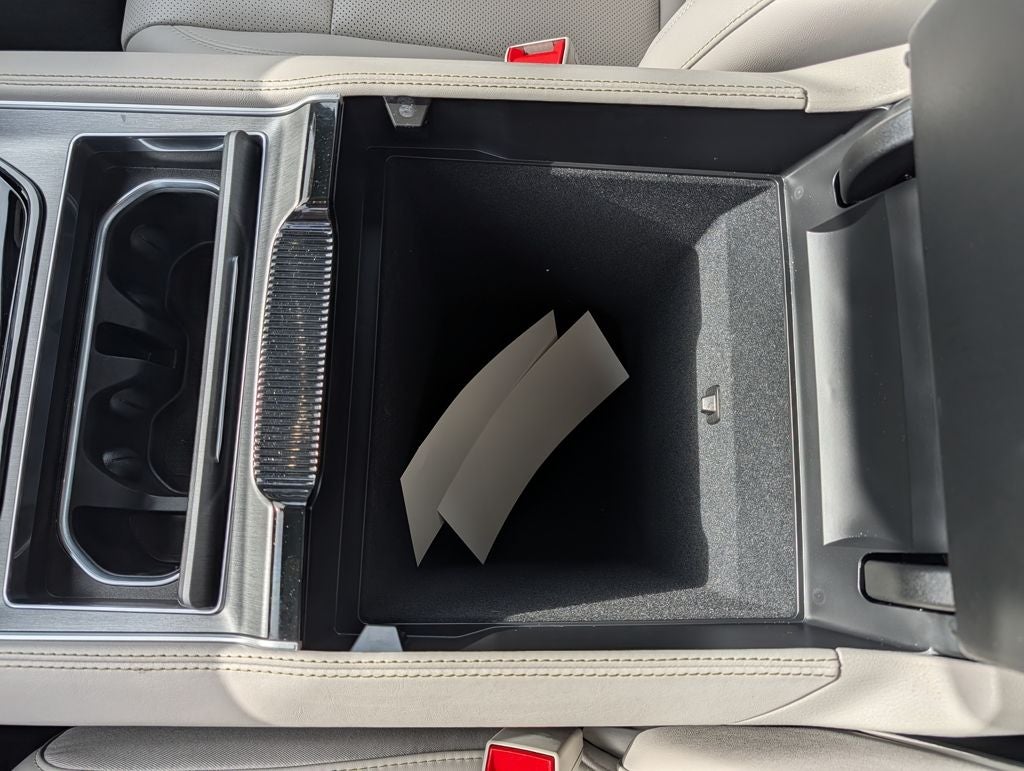 2025 Jeep Wagoneer Base