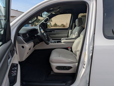 2025 Jeep Wagoneer Base