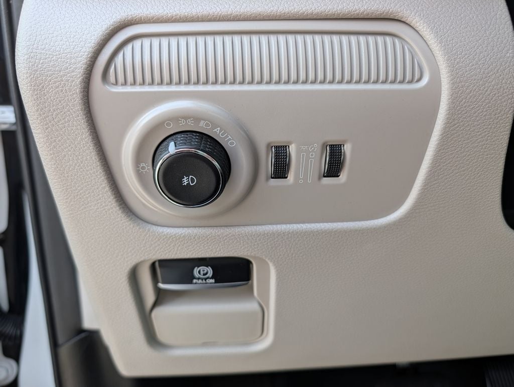 2025 Jeep Wagoneer Base