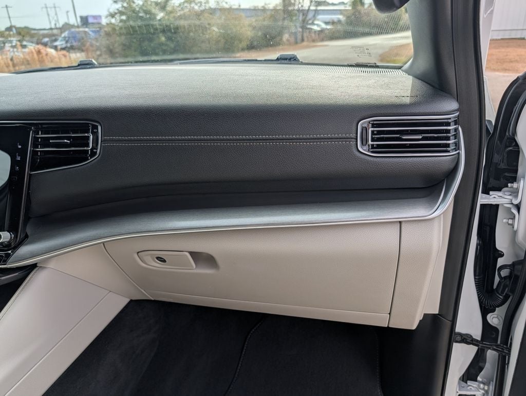 2025 Jeep Wagoneer Base