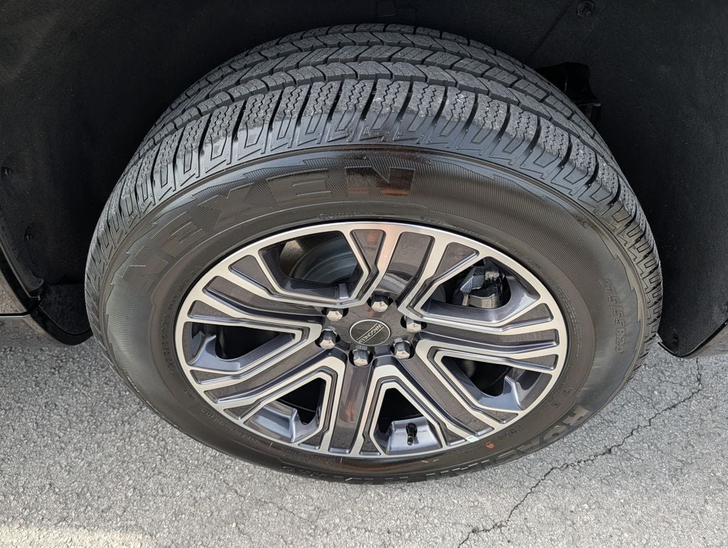 2025 Jeep Wagoneer Base