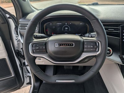 2025 Jeep Wagoneer Base