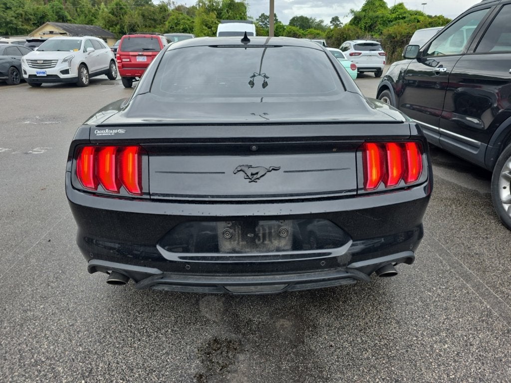 2022 Ford Mustang EcoBoost