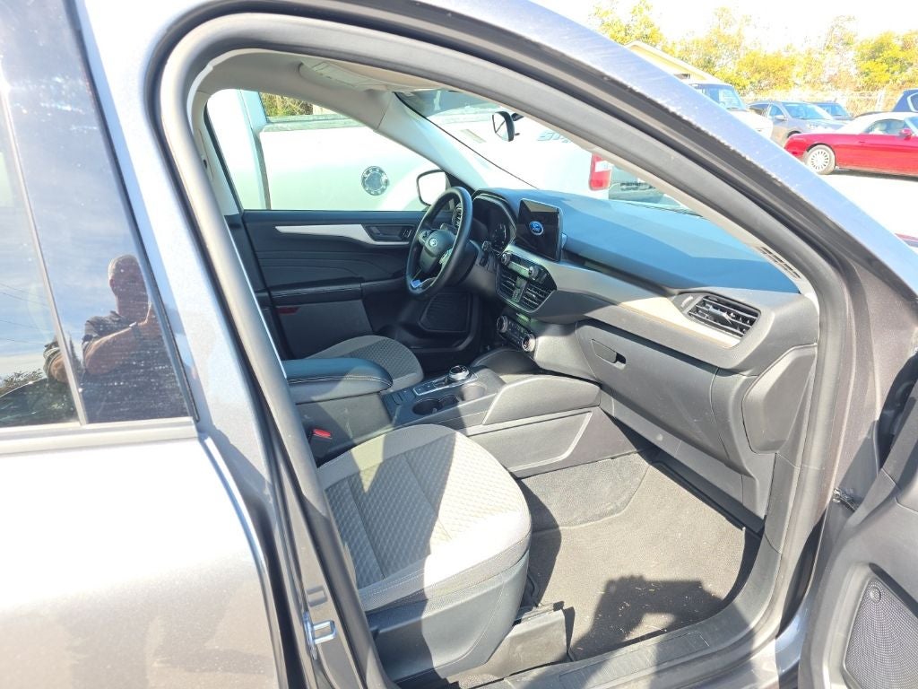 2022 Ford Escape SE Hybrid