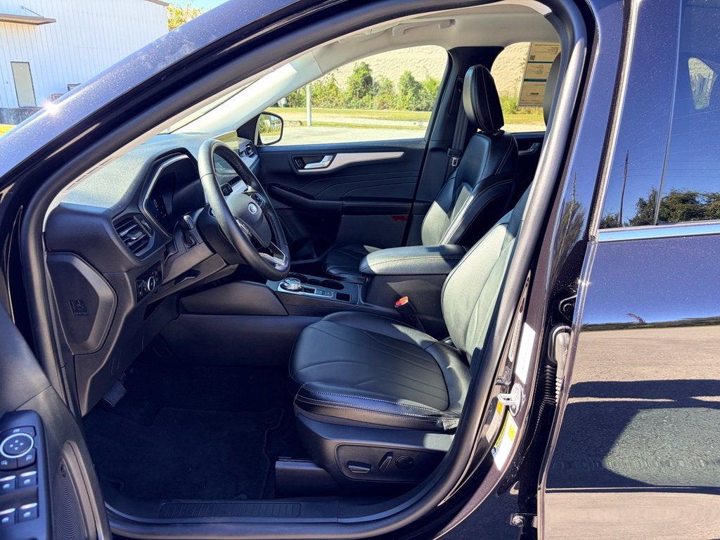 2025 Ford Escape Plug-In Hybrid Base