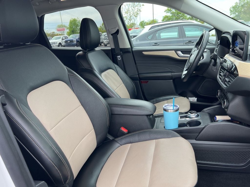 2022 Ford Escape Titanium