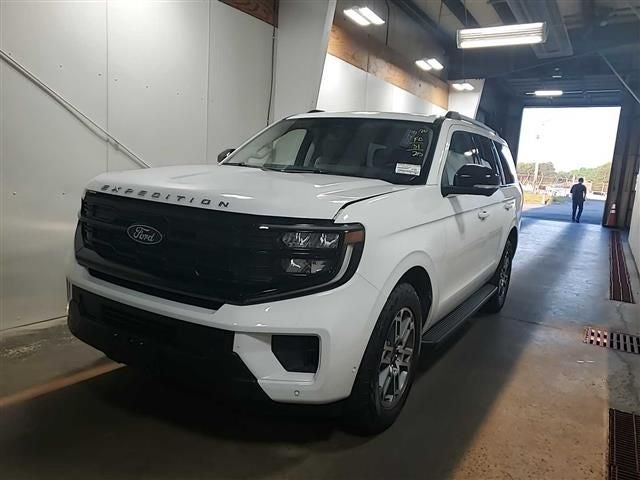 2025 Ford Expedition's photo
