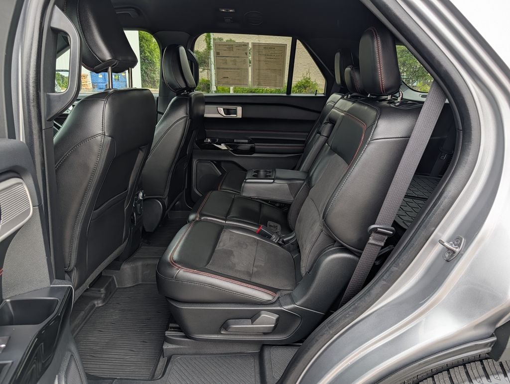2022 Ford Explorer ST-Line