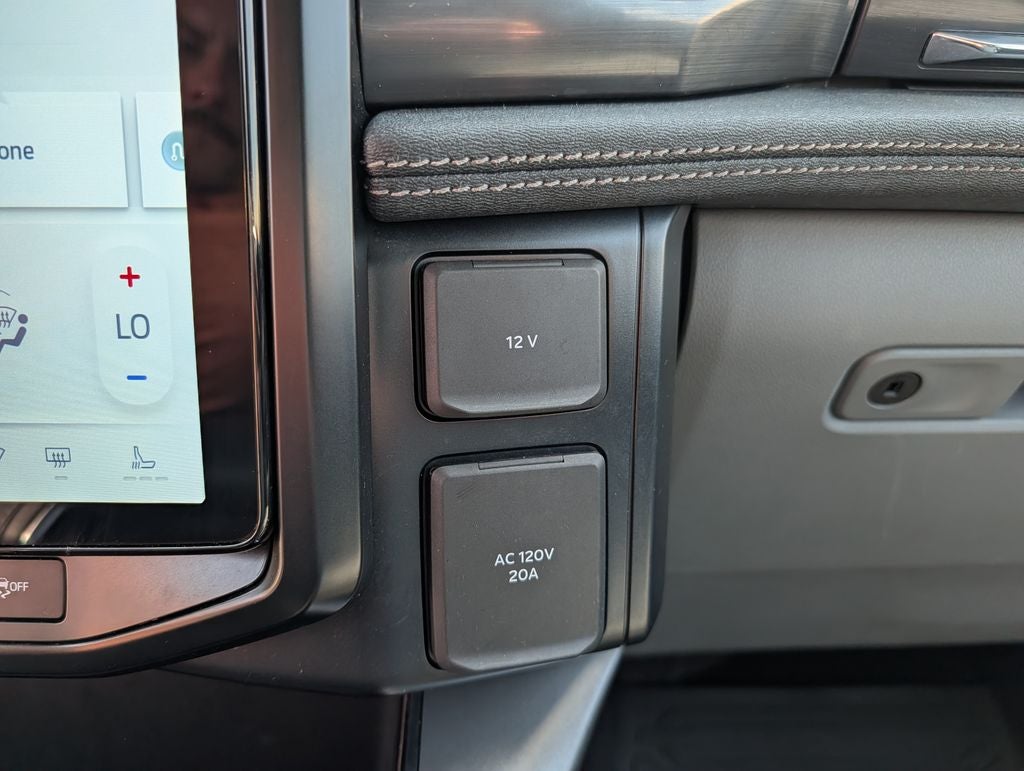 2025 Ford F-150 Lightning Flash