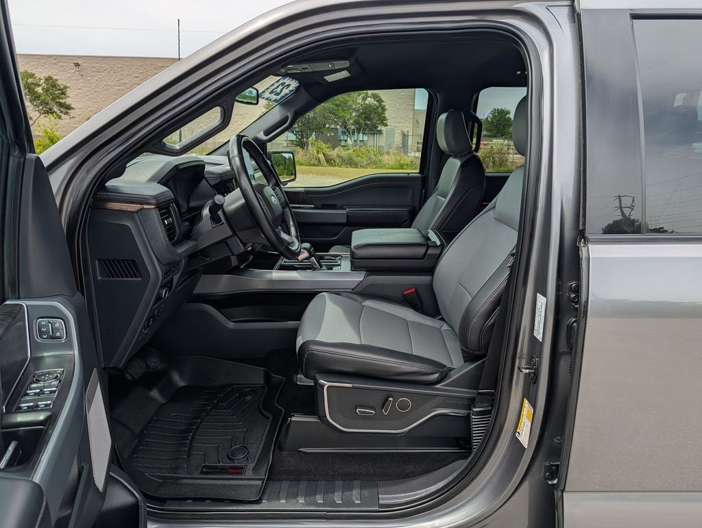 2023 Ford F-150 Lightning Lariat