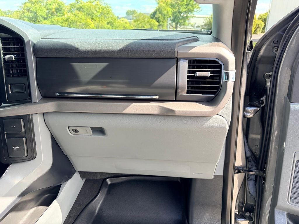 2024 Ford F-150 Lightning XLT