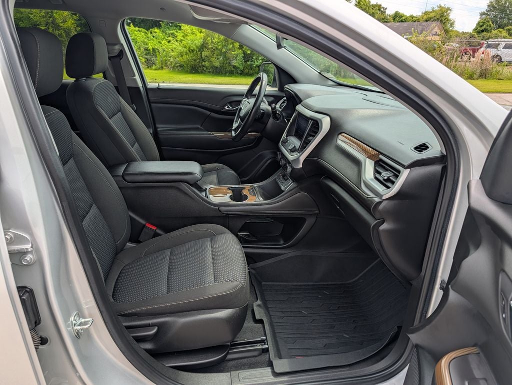 2020 GMC Acadia SLE