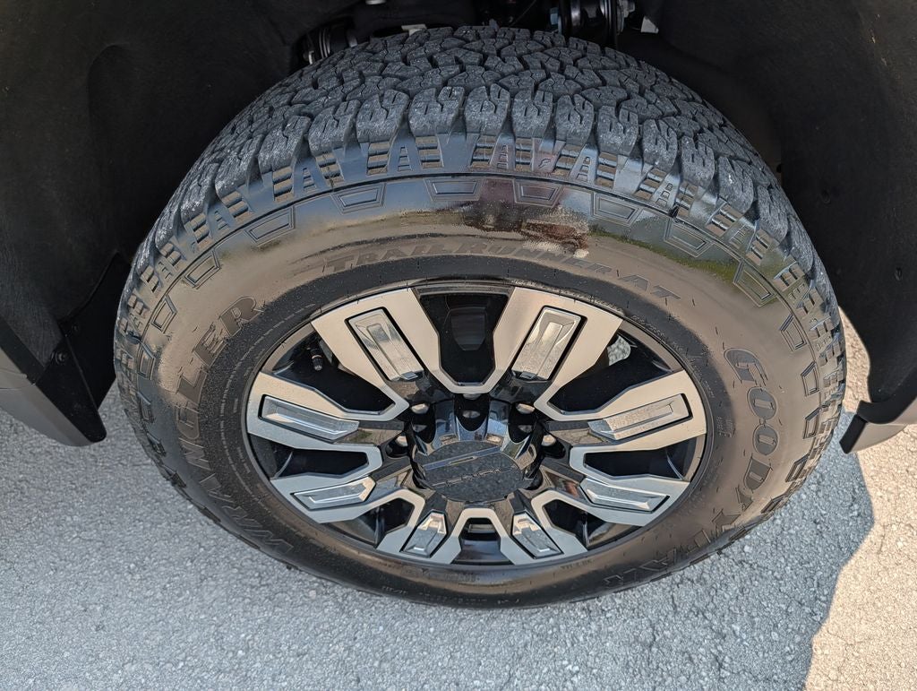 2025 GMC Sierra 2500HD Denali