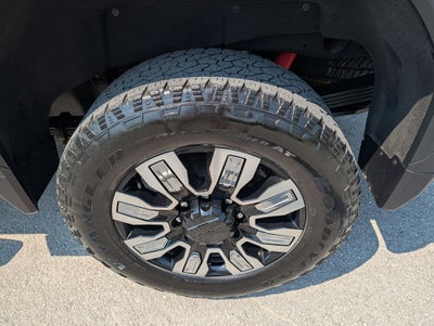 2025 GMC Sierra 2500HD Denali