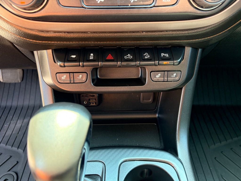 2022 GMC Canyon AT4 w/Leather