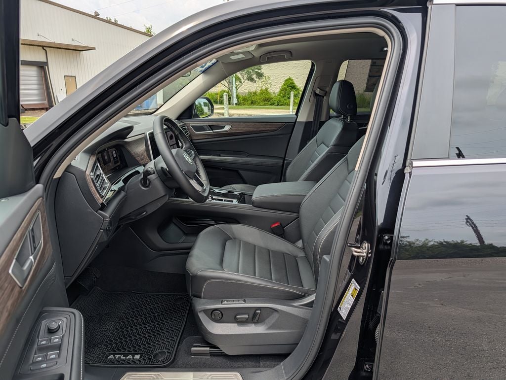 2025 Volkswagen Atlas 2.0T SEL