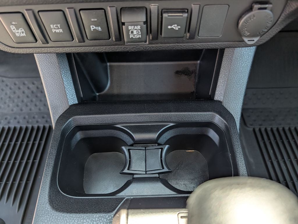 2022 Toyota Tacoma SR5 V6