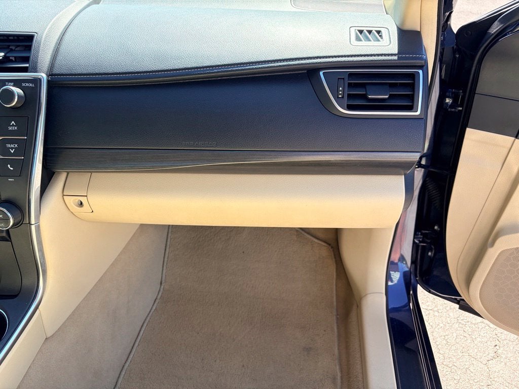 2017 Toyota Camry Hybrid LE