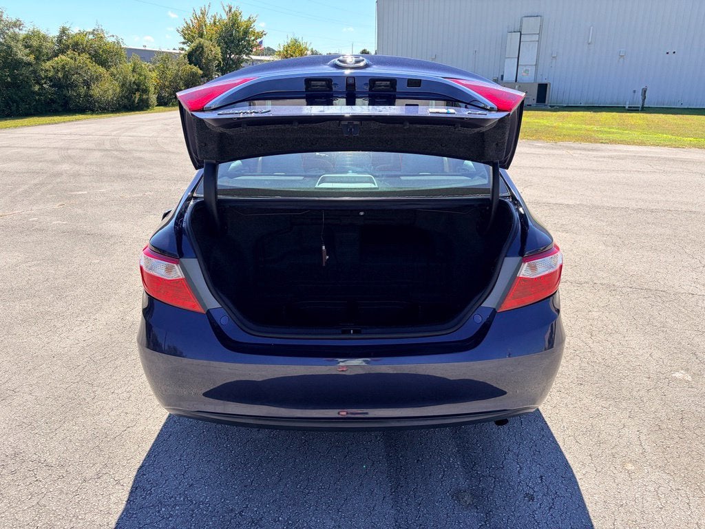 2017 Toyota Camry Hybrid LE