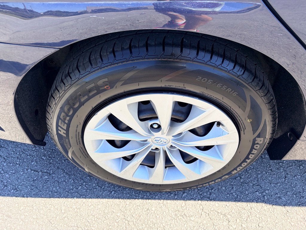 2017 Toyota Camry Hybrid LE