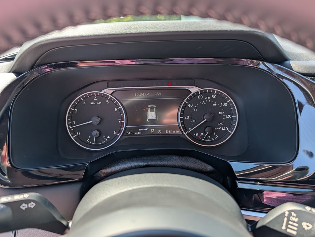 2025 Nissan Pathfinder SV