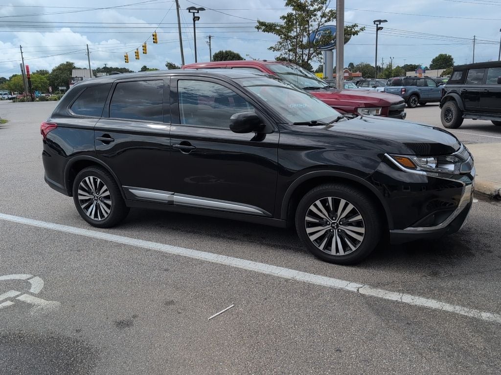 2020 Mitsubishi Outlander ES
