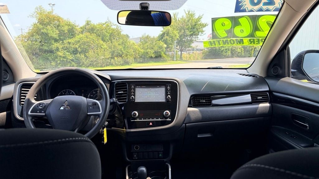 2020 Mitsubishi Outlander ES