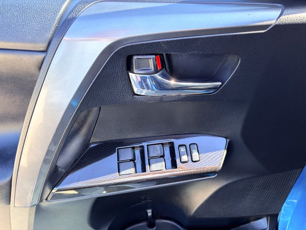 2016 Toyota RAV4 SE