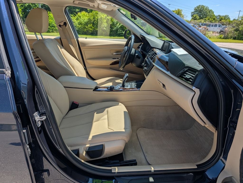 2014 BMW 3 Series 320i