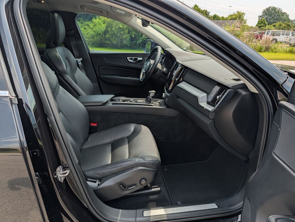 2020 Volvo XC60 T6 Momentum