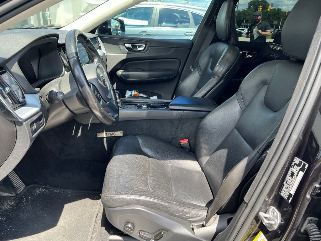 2020 Volvo XC60 T6 Momentum