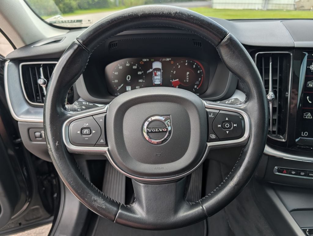 2020 Volvo XC60 T6 Momentum