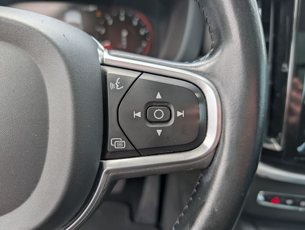 2020 Volvo XC60 T6 Momentum