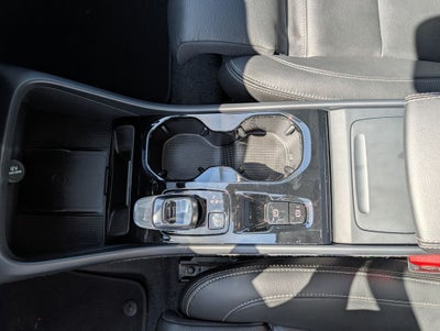 2025 Volvo XC40 B5 Plus Bright Theme
