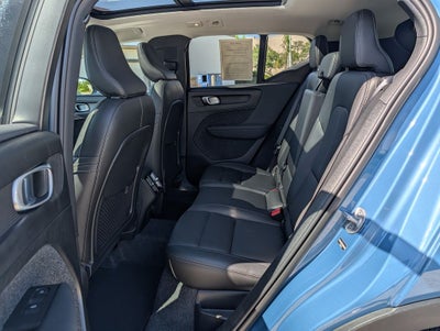 2025 Volvo XC40 B5 Plus Bright Theme