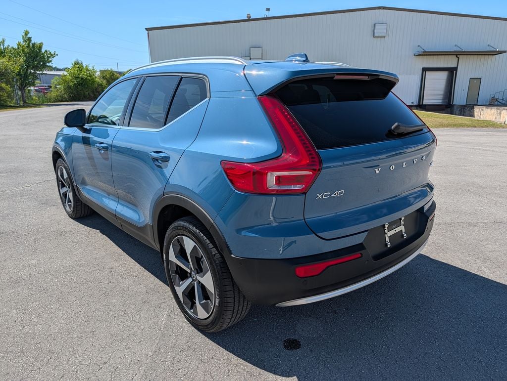 2025 Volvo XC40 B5 Plus Bright Theme
