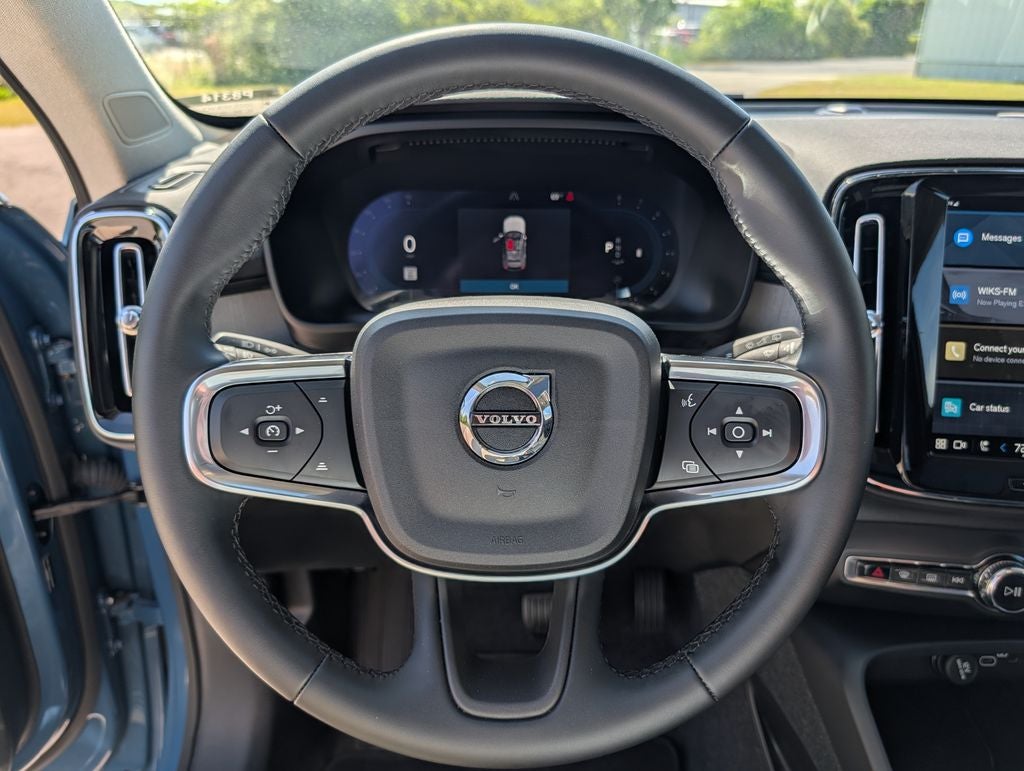 2025 Volvo XC40 B5 Plus Bright Theme